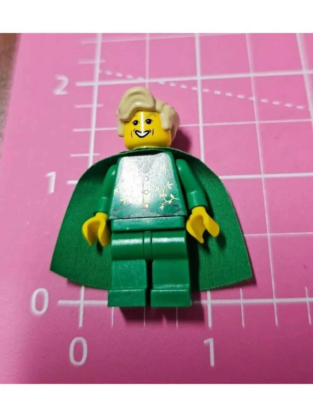 LEGO Minifigure Green Cape Wizard Figure – Gold Detail – Authentic – Read